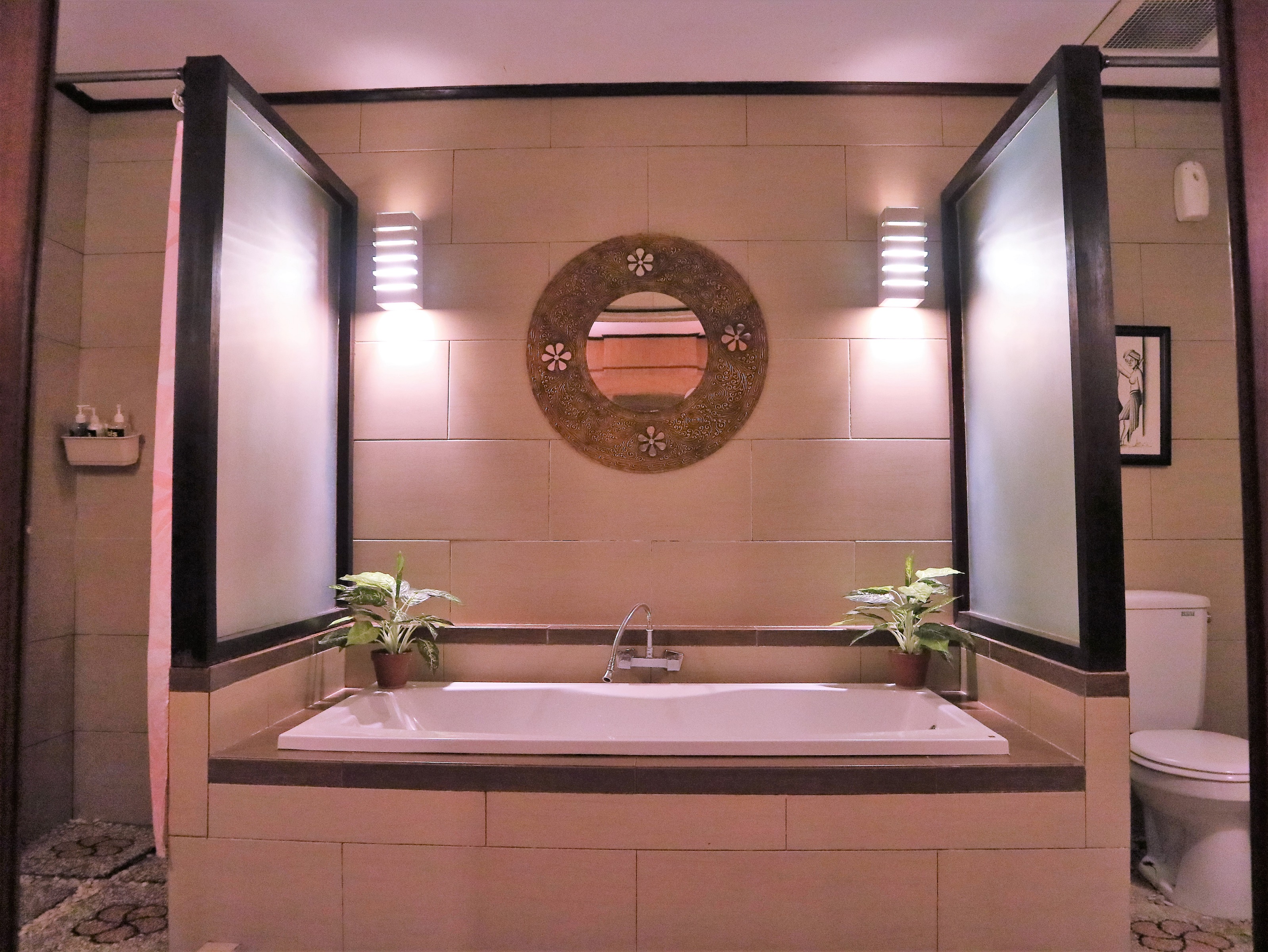 ROOM-BATH UP